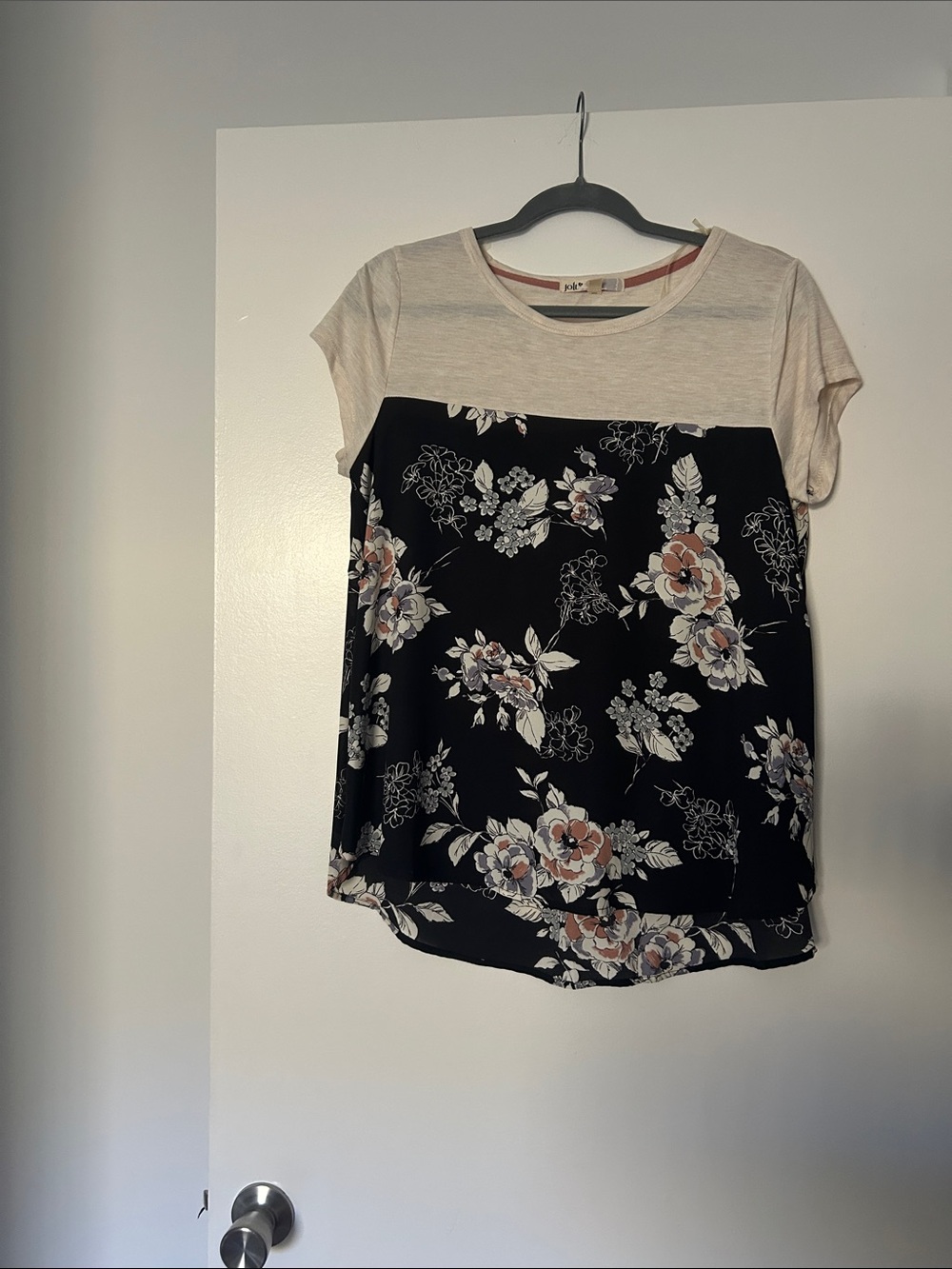 Jolt Beige Yoke Floral Short Sleeve Top - Black & Beige
